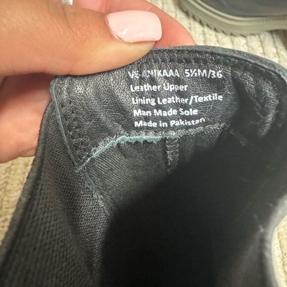 Vince Camuto Anikaa Black and Green Leather Boot Size 5.5 - Picture 5 of 7